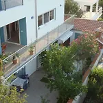 Blue View شقة تروغير