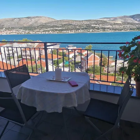 Blue View Трогір