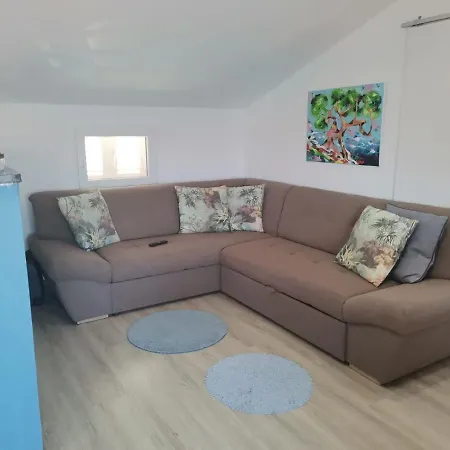 Blue View Трогір